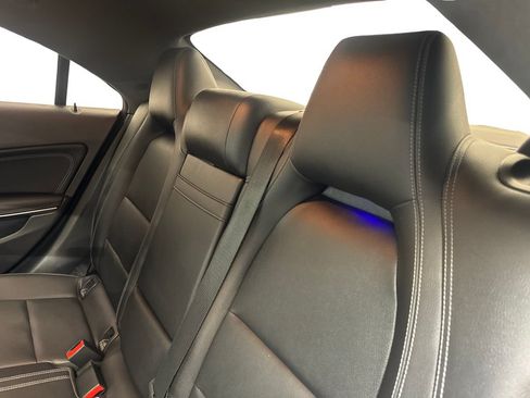 Used 2019 Mercedes-Benz CLA 250 4MATIC image 31