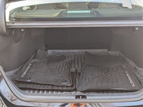 Used 2020 Toyota Camry LE image 6