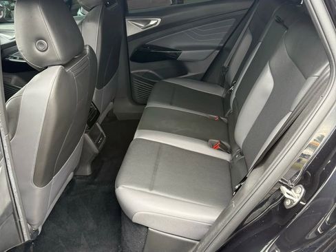 Used 2023 Volkswagen ID.4 Pro S image 17