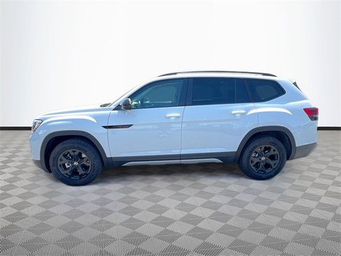 New 2024 Volkswagen Atlas Peak Edition SE image 4