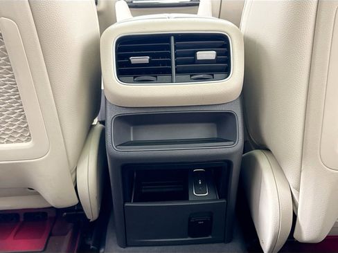 Used 2020 Mercedes-Benz GLE 350 w/ Premium Package image 32