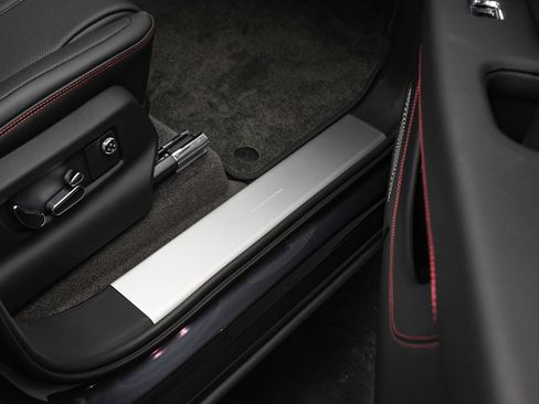 New 2025 Bentley Bentayga image 43