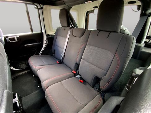 Used 2022 Jeep Wrangler Unlimited Rubicon AWD/4WD image 19