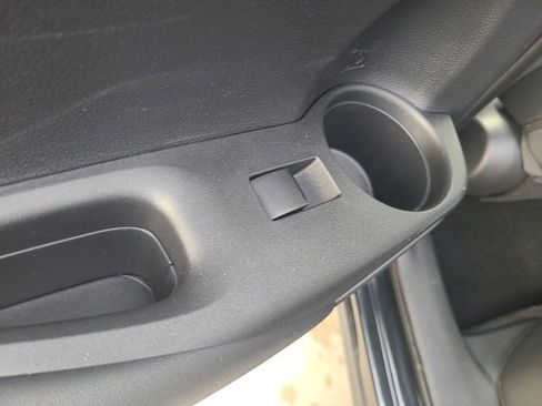 Used 2023 Toyota Corolla Cross XLE image 15