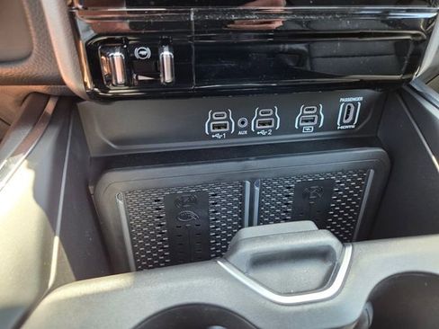 New 2026 RAM 1500 Laramie AWD/4WD image 19