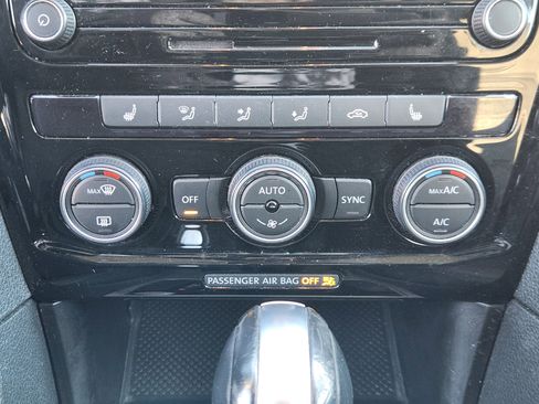 Used 2022 Volkswagen Passat 2.0T SE image 21