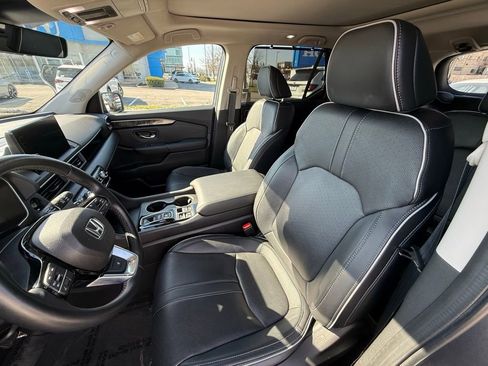 Used 2023 Honda Pilot Elite image 8