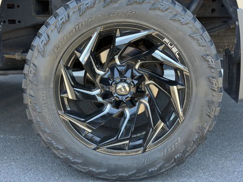 Used 2019 Ford F150 XLT w/ Equipment Group 302A Luxury AWD/4WD image 8