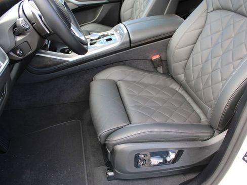 New 2026 BMW X7 xDrive40i AWD/4WD image 21
