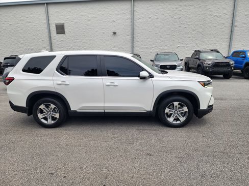 Used 2023 Honda Pilot EX-L image 3