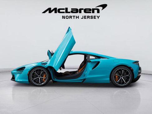 New 2025 McLaren Artura RWD image 16