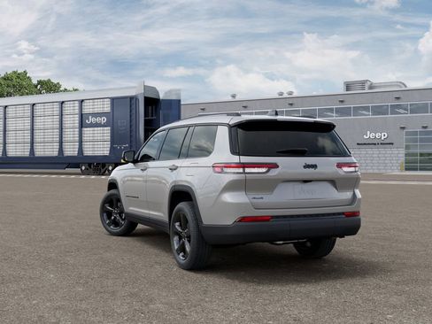 New 2025 Jeep Grand Cherokee L Altitude AWD/4WD image 3