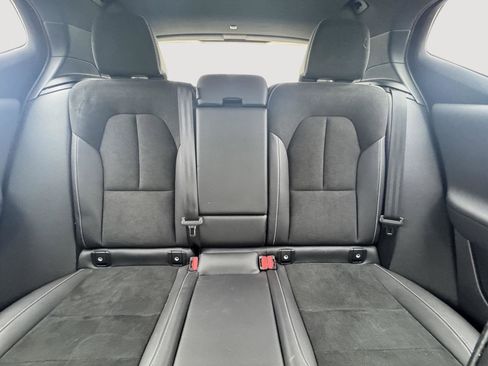 Used 2022 Volvo XC40 T5 R-Design w/ Advanced Package image 17