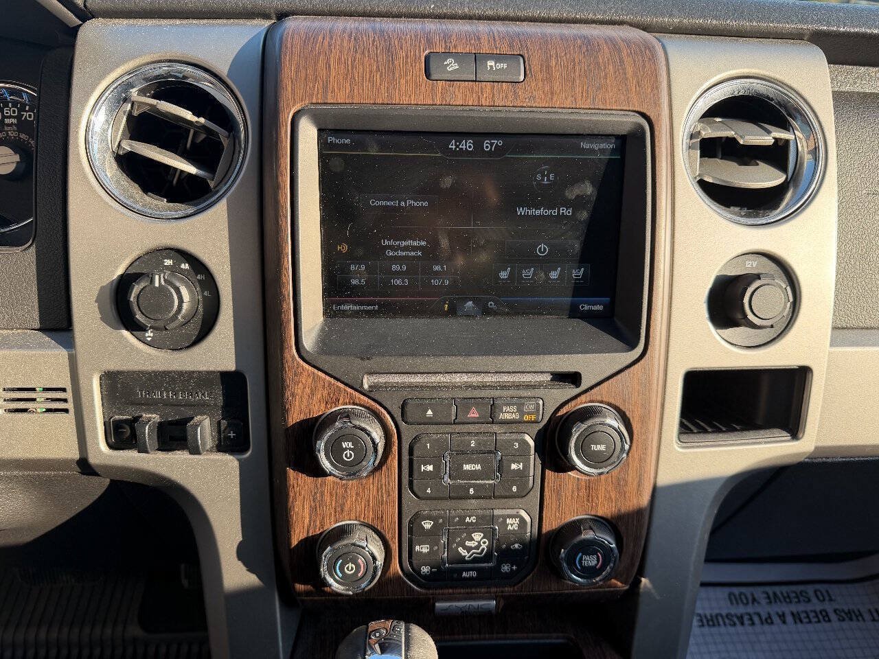 Used 2014 Ford F150 Lariat w/ Equipment Group 502A Luxury AWD/4WD image 18