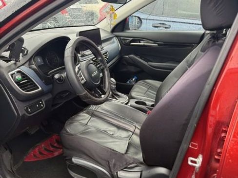 Used 2022 Kia Seltos S FWD image 3