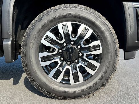 Used 2025 GMC Sierra 3500 Denali Ultimate image 19