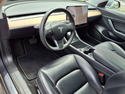 Used 2020 Tesla Model 3 Standard Range Plus RWD image 18