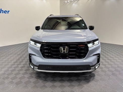 Used 2025 Honda Pilot TrailSport image 8