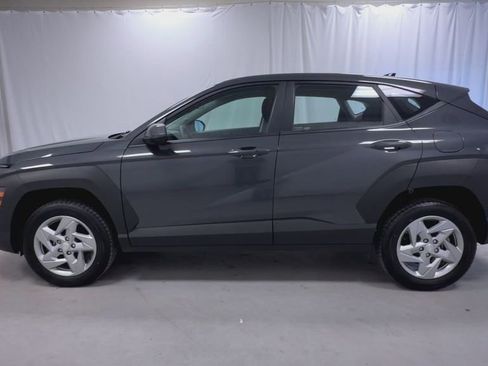 Used 2024 Hyundai Kona SE image 5