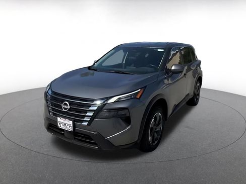 Used 2025 Nissan Rogue SV FWD image 5