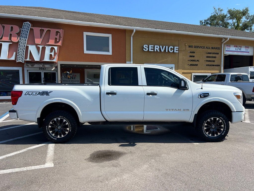 Used 2018 Nissan Titan PRO-4X w/ Pro-4x Convenience Package AWD/4WD image 10