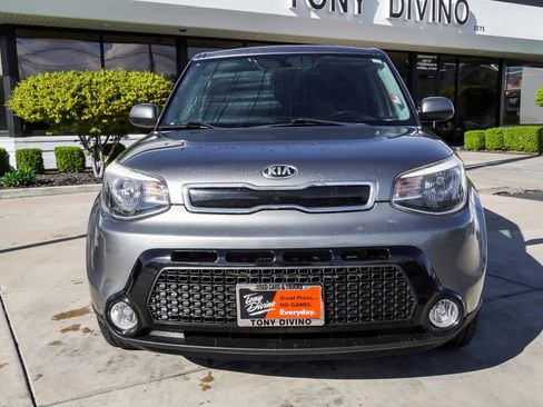 Used 2016 Kia Soul + FWD image 3