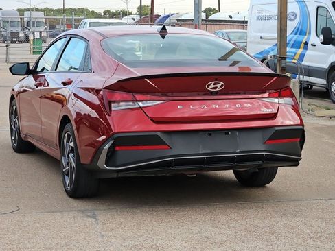Used 2025 Hyundai Elantra Sport FWD image 7