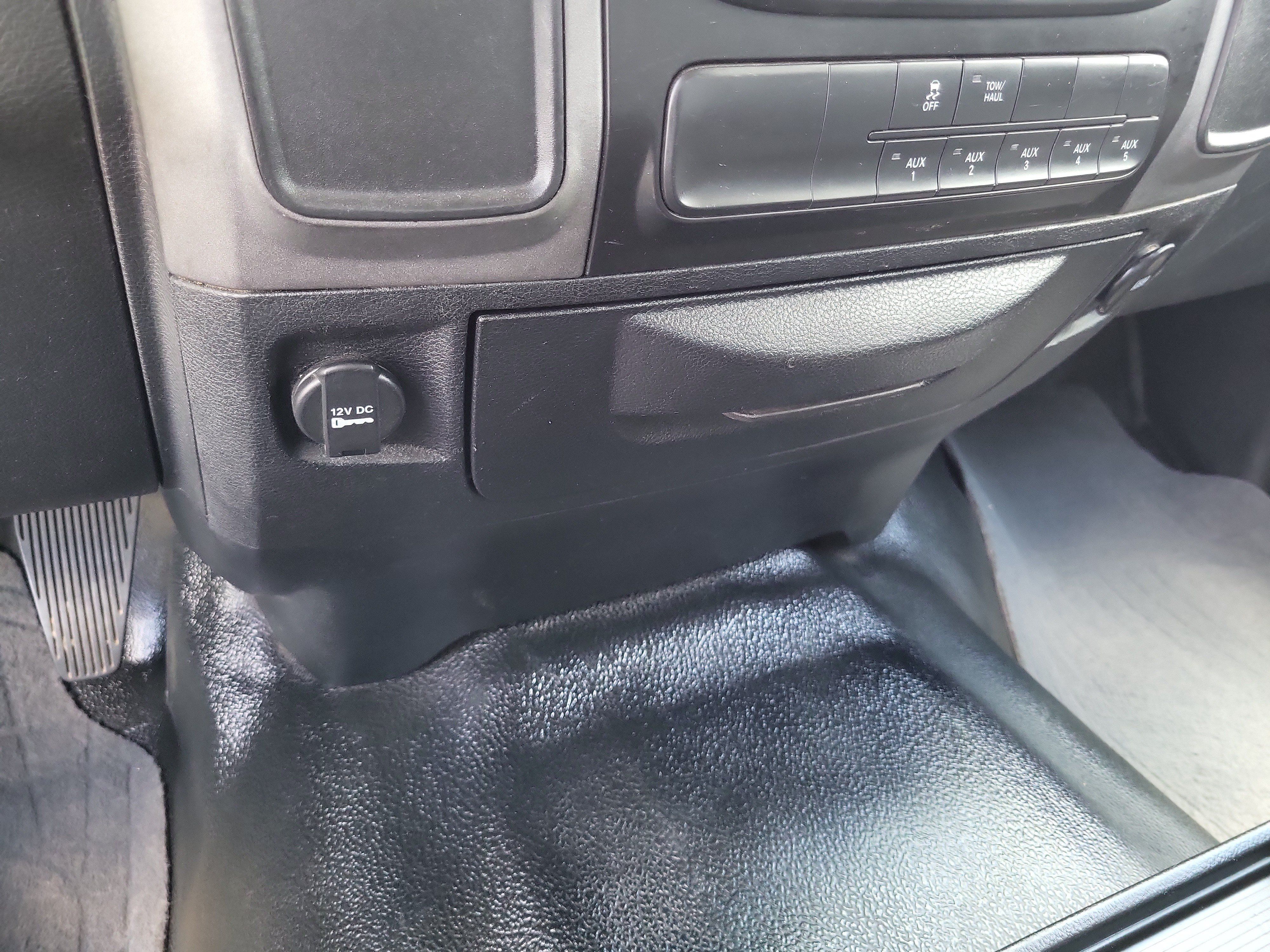 Used 2018 RAM 3500 Tradesman RWD image 22