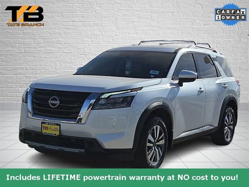 Used 2025 Nissan Pathfinder SL image 1