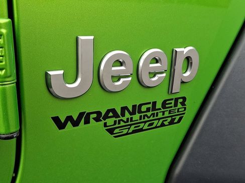 Used 2018 Jeep Wrangler Unlimited Sport S AWD/4WD image 30