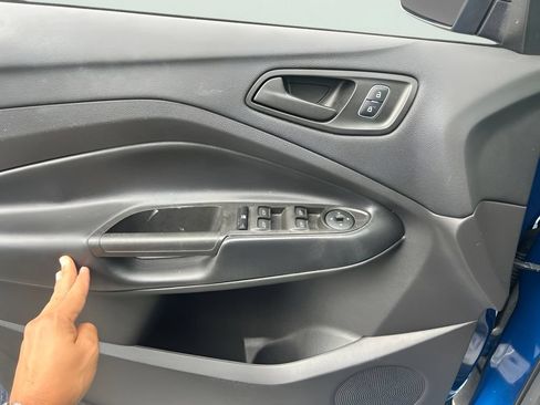 Used 2019 Ford Escape S FWD image 6