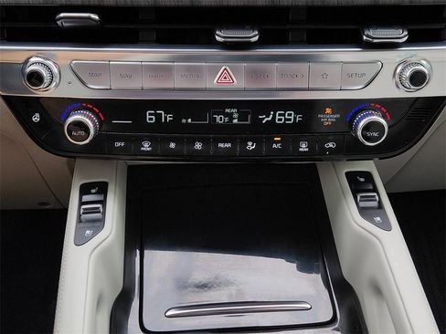 Certified 2023 Kia Telluride SX image 19