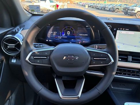 New 2026 Chevrolet Equinox ACTIV w/ Convenience Package III FWD image 23