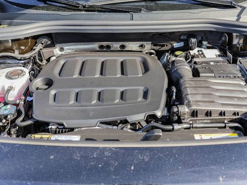 New 2025 Volkswagen Tiguan SE image 42