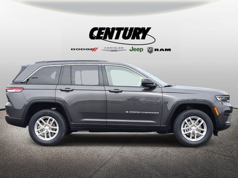 New 2026 Jeep Grand Cherokee Laredo X image 2