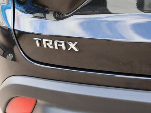 Certified 2025 Chevrolet Trax LT FWD image 18