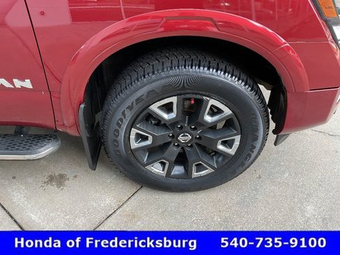 Used 2021 Nissan Titan Platinum Reserve w/ Moonroof Package AWD/4WD image 12