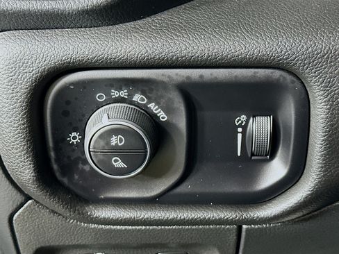 Used 2023 RAM 1500 Big Horn AWD/4WD image 16