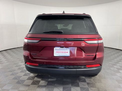 Used 2024 Jeep Grand Cherokee Limited w/ Black Appearance Package image 4