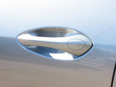 Certified 2024 Chevrolet Trax RS w/ Driver Confidence Package image 20