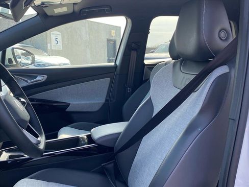 Certified 2023 Volkswagen ID.4 Pro image 9