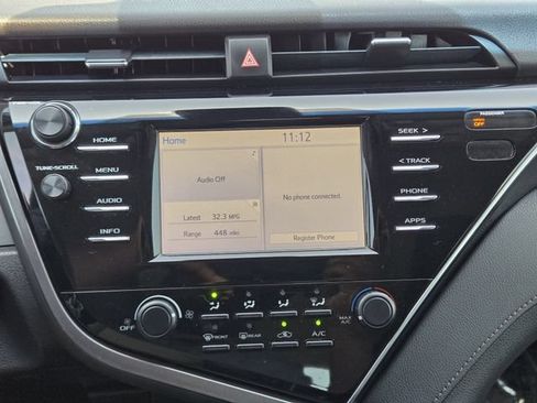 Used 2018 Toyota Camry LE FWD image 16