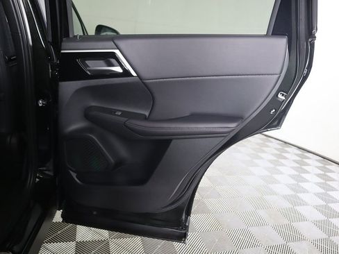 Used 2024 Mitsubishi Outlander SE image 25