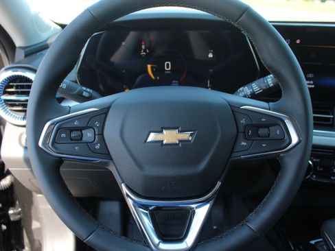 New 2025 Chevrolet Trax LT w/ Driver Confidence Package image 22