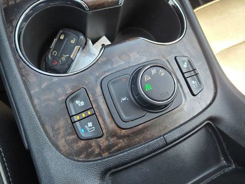 Used 2020 GMC Acadia Denali AWD/4WD image 19