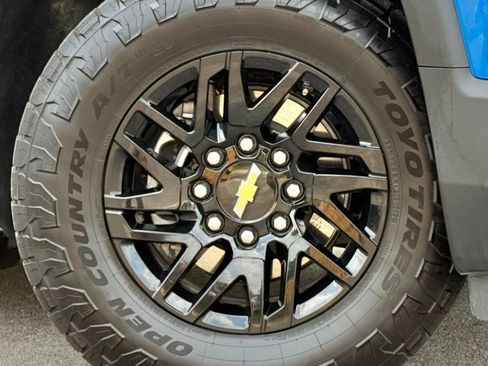 Used 2026 Chevrolet Silverado EV LT AWD/4WD image 29