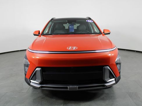 Certified 2025 Hyundai Kona Limited AWD/4WD image 12