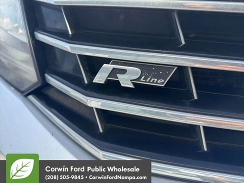 Used 2017 Volkswagen Passat 1.8T R-Line image 11