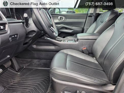 Used 2021 Kia Sorento S w/ Panoramic Sunroof Package FWD image 18