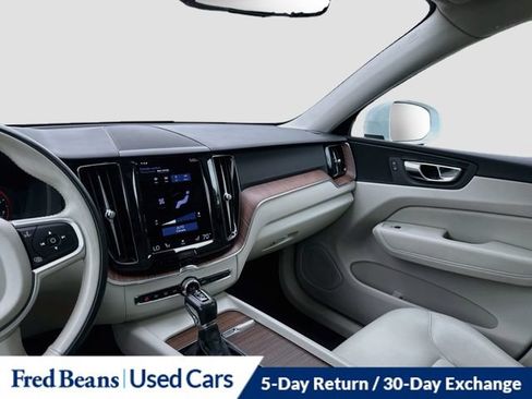 Used 2021 Volvo XC60 T5 Momentum w/ Protection Package Premier AWD/4WD image 28